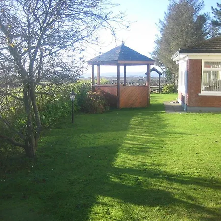 Bed & Breakfast Breezy Heights 3*