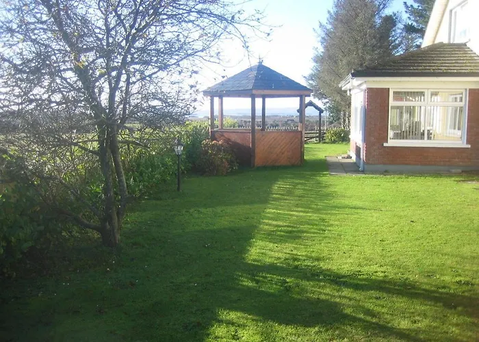 Bed & Breakfast Breezy Heights 3*