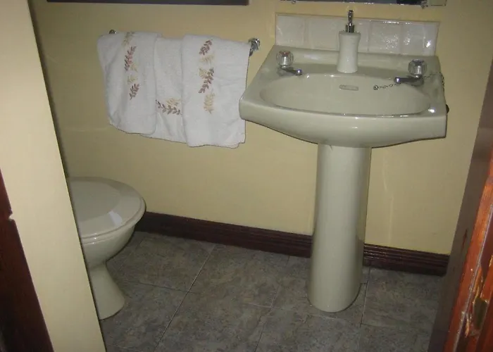 Breezy Heights Bed & Breakfast Cross (Mayo)