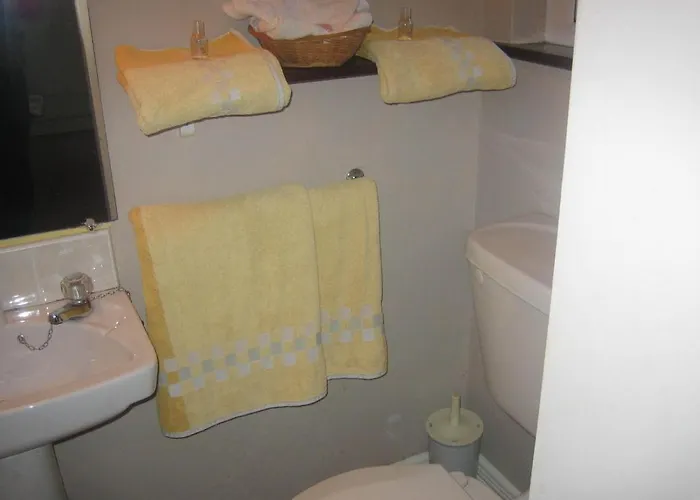 Breezy Heights Bed & Breakfast 3*