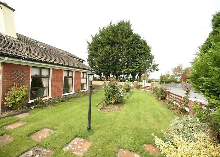 Breezy Heights Panzió Cross